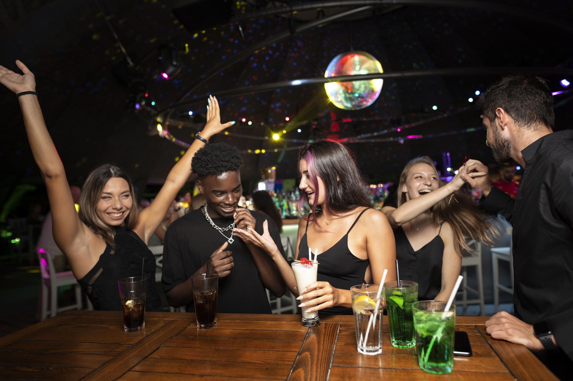 dubai-party-club-ladies-night-top-nightlife